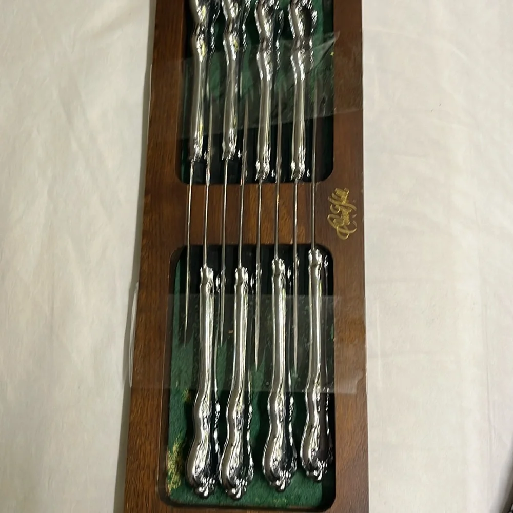 Vintage Carvel Hall Knife 8
